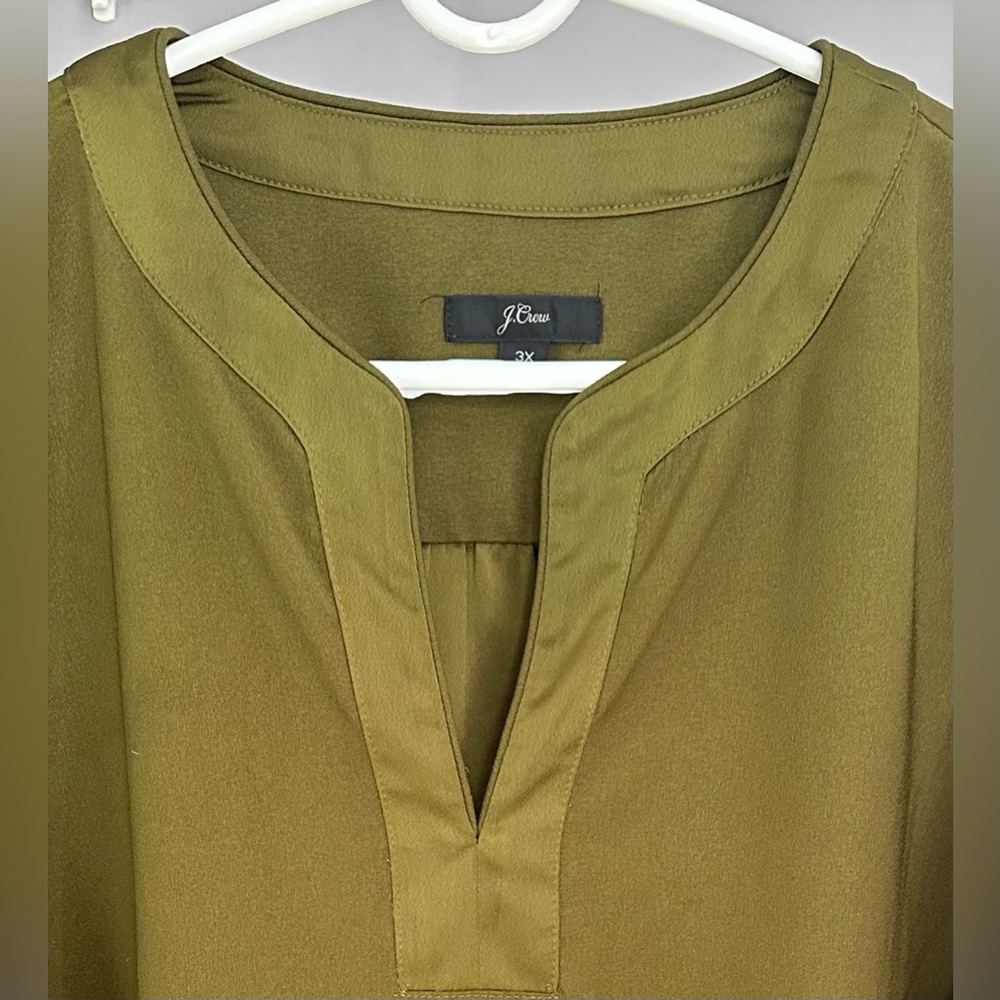 J. CREW size 3X, olive green, long sleeved, V-neck blouse. - Picture 3 of 7